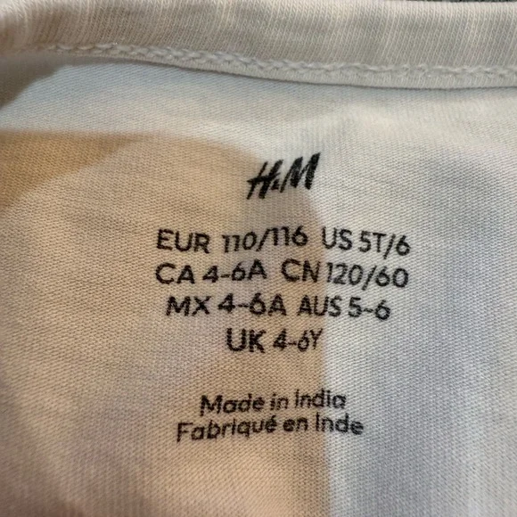 H&M Girls Long-sleeved Tops Unicorn and Hello Kitty Design Size 5T - Picture 5 of 9